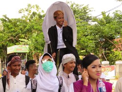 Melihat Kemeriahan Parade Bela Negara di Padang