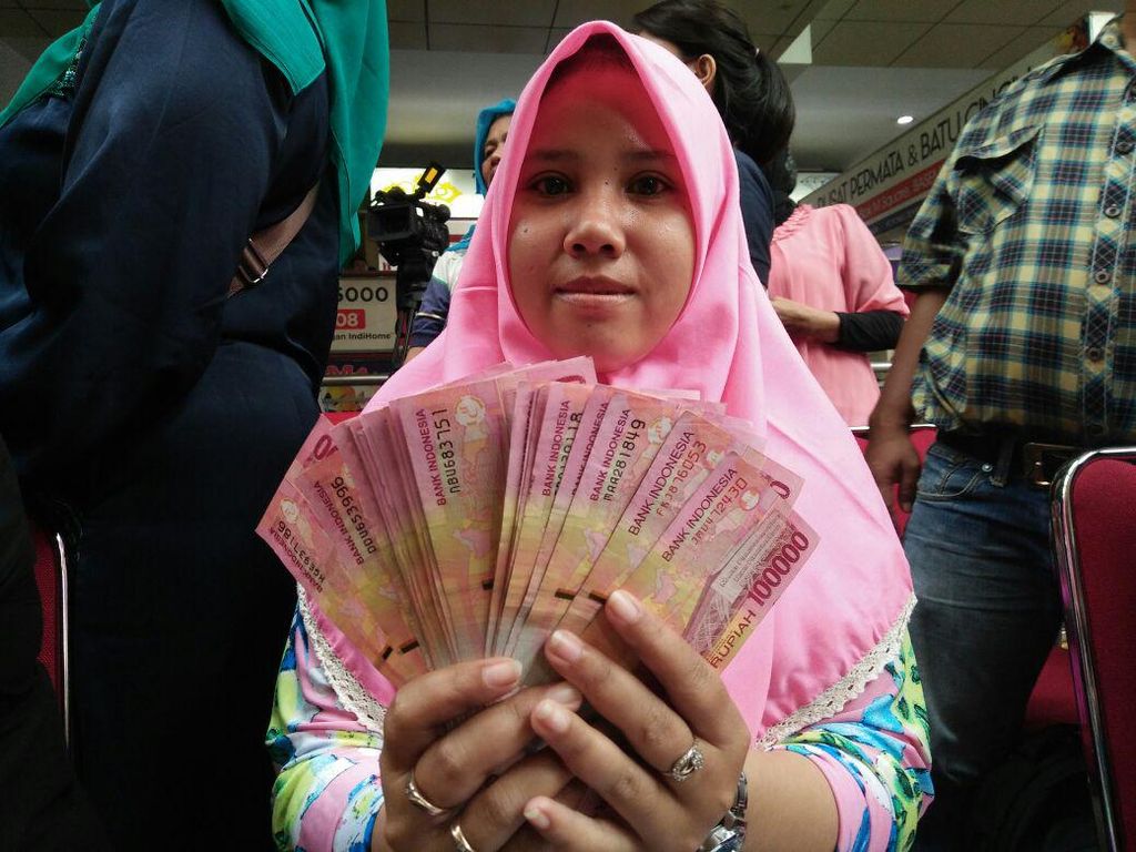 Tarik Tunai Jumlah Besar, Jangan Lupa Minta Pengamanan Bank Tarik Tunai Jumlah Besar, Jangan Lupa Minta Pengamanan Bank