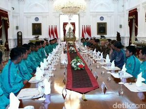 Soal Bonus, Tinggal Teja Paku Alam dan Alfred Riedl yang Belum Cair