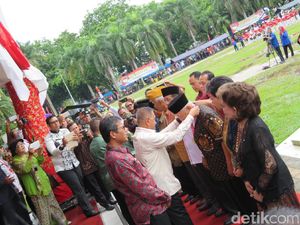 Menhan Beri Penghargaan Bela Negara kepada 3 Datuk Ketua Adat Minangkabau