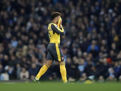 Gary Neville: Kok Lesu, Arsenal?