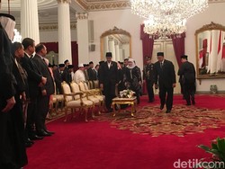 Jokowi Peringati Maulid Nabi Bersama Menteri, Dubes dan Pelajar di Istana