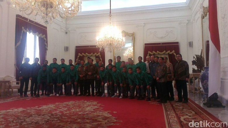 Jokowi Berikan Bonus Rp 200 Juta untuk Setiap Pemain dan Official Timnas