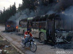 Hendak Mengevakuasi Warga di Suriah, Bus-bus Ini Dibakar