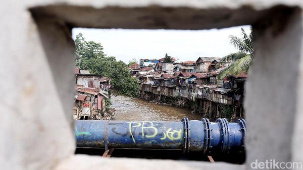 Permukiman Kumuh di Bantaran Ciliwung