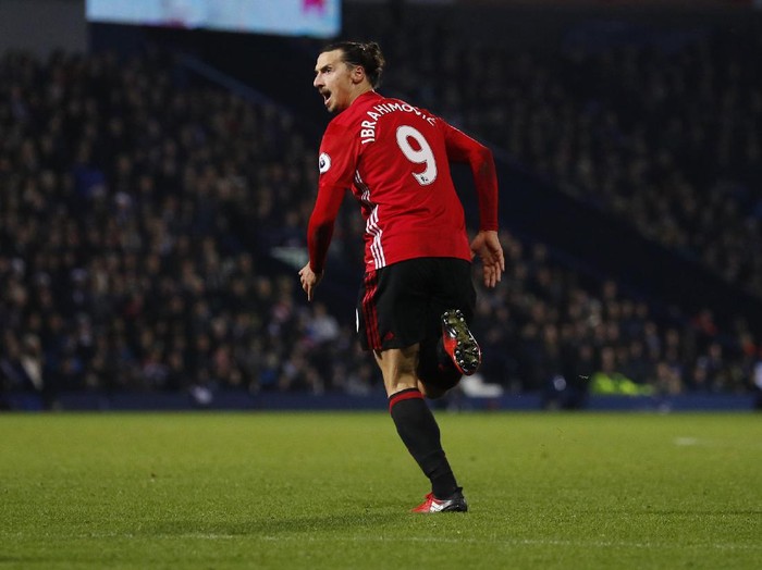 Martial: Para Pemain MU Belajar dari Ibrahimovic