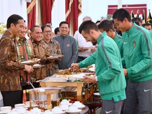 Mumpung Duduk Satu Meja, Andik dkk. Curhat kepada Presiden Jokowi