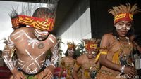 Pemuda Papua Demo Gedung KPK