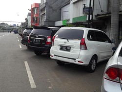 Dora Natalia Hadir di Polres Jakarta Timur, Langsung Masuk Warung Soto