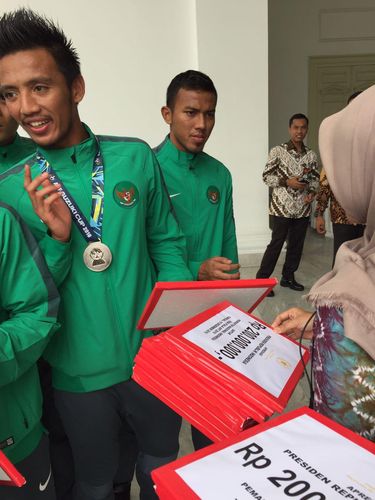 Pemain Timnas Indonesia Dapat Rp 200 Juta per Orang dari Presiden Jokowi