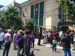 Warga Tinggalkan Gedung PN Jakut Usai Sidang Ahok, Jl Gajah Mada Lancar