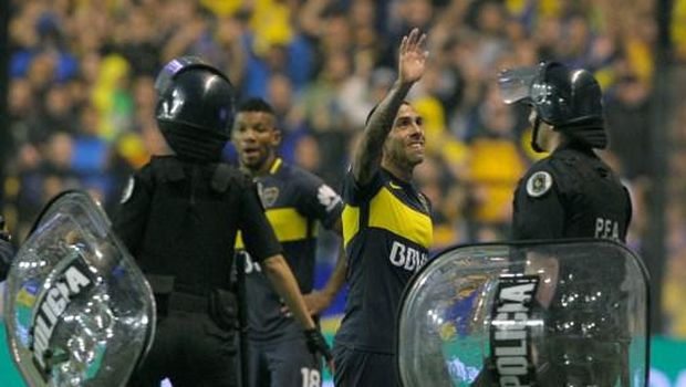 Suporter Boca: Jangan Pergi, Tevez!