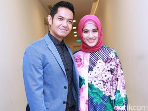 Punya 2 Anak, Alyssa Soebandono-Dude Harlino Makin Mesra Punya 2 Anak, Alyssa Soebandono-Dude Harlino Makin Mesra