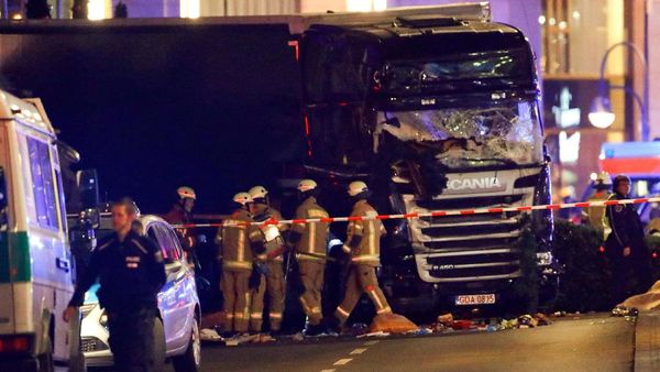 Truk Tabrak Pasar Natal di Berlin, 9 Orang Tewas