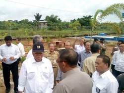 Tiba di Pontianak, Menteri PUPR Tinjau Instalasi Pengolahan Air Minum Parit Mayor