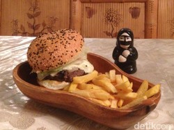 Nyam... Enaknya Susu & Burger Unta