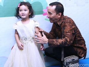 Bilqis Pakai Tas Sekolah Gucci Rp 11 Juta, Ayah Ayu Ting Ting: Biasa Aja Ah Bilqis Pakai Tas Sekolah Gucci Rp 11 Juta, Ayah Ayu Ting Ting: Biasa Aja Ah
