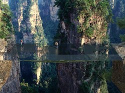 Setelah Jembatan Kaca, China Akan Bangun Jembatan Transparan