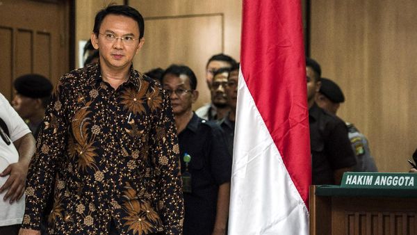 Ahok Jalani Sidang Lanjutan Kasus Dugaan Penistaan Agama