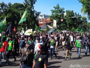 Massa Persis Jabar Longmarch Protes Tragedi Kemanusiaan di Aleppo Suriah