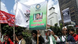 Massa Anti Ahok Ramaikan PN Jakarta Utara