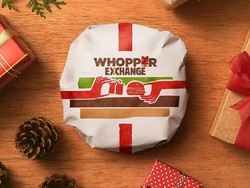 Kalau Tak Suka dengan Kado Natal yang Didapat, Tukarkan Saja dengan Burger Enak