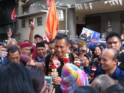 Agus Yudhoyono ke Warga Cempaka Putih Barat: I Love You Full