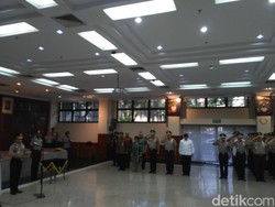 Kapolri Pimpin Upacara Kenaikan Pangkat Sejumlah Anggota