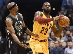 Cavs Kalahkan Bucks lewat OT, Warriors Atasi Jazz
