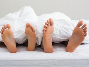 4 Alasan Lebih Baik Kamu Tidur Tanpa Busana Malam Ini
