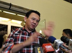 Ahok-Djarot Bahas Strategi Pemenangan dengan Relawan