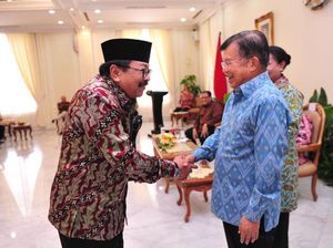 Pacu Partisipasi Perempuan, Gubernur Jatim Diganjar Anugerah Parahita Ekapraya Pacu Partisipasi Perempuan, Gubernur Jatim Diganjar Anugerah Parahita Ekapraya
