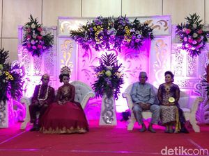 Dinsos Bikin Inovasi Baru Bagi Pasangan Nikah Massal di Surabaya