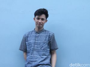 Anak Komedian Mastur Ternyata Kerja Sebagai Barista dan Punya Band Anak Komedian Mastur Ternyata Kerja Sebagai Barista dan Punya Band