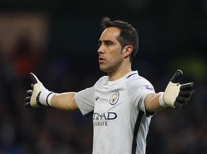 Claudio Bravo Butuh Psikolog Olahraga Claudio Bravo Butuh Psikolog Olahraga