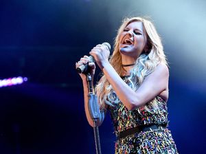 Ups! Kelsea Ballerini Nyanyikan Lagu Taylor Swift di Konser Jonas Brothers Ups! Kelsea Ballerini Nyanyikan Lagu Taylor Swift di Konser Jonas Brothers