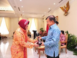 Selamat, Wali Kota Risma Dapat Anugerah Parahita Ekapraya