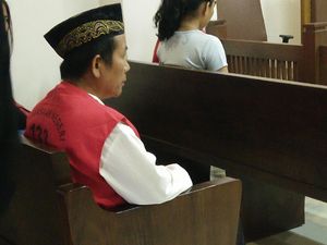 Uang Hasil Menipu Harsya di Facebook Buat Hubungan Sesama Jenis Uang Hasil Menipu Harsya di Facebook Buat Hubungan Sesama Jenis