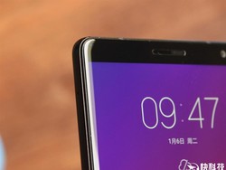 ZUK Edge Usung Layar Nyaris Tanpa Tepi