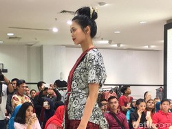 Ivan Gunawan Angkat Pesona Batik Kudus untuk Busana Natal dan Tahun Baru