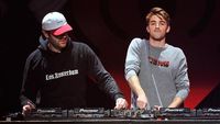 The Chainsmokers yang Mencuri Perhatian Grammy