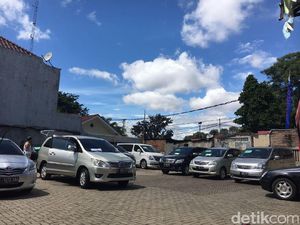 Blue Bird Bikin Bazar Mobil Bekas Rental Blue Bird Bikin Bazar Mobil Bekas Rental