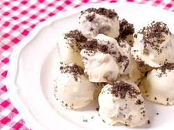 Bikin Oreo Truffles Praktis dengan 3 Bahan