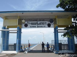 Pelabuhan Jangkar Hentikan Pelayaran karena Cuaca Buruk