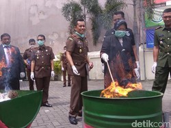 519 Barang Bukti di Kejari Tanjung Perak Dimusnahkan