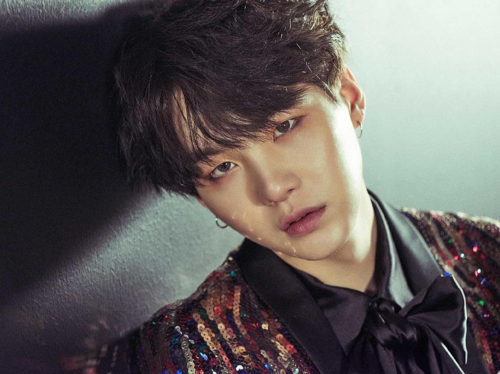5 Idol K-Pop yang Pernah Ciptakan Lagu untuk Penyanyi Lain 5 Idol K-Pop yang Pernah Ciptakan Lagu untuk Penyanyi Lain