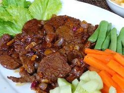 Menu Natal: Salad dan Bistik Klasik Pengaruh Belanda untuk Hari Istimewa