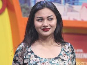 Ariel Tatum Dituding Operasi Plastik, Dewi Persik Ditembak Cowok