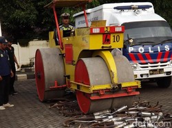 Ratusan Knalpot Brong Hasil Sitaan Dimusnahkan