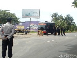 Tas Misterius di By Pass Mojokerto Diledakkan, Isinya Bola dan Potongan Besi
